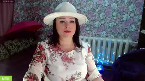 Snapshot of brunette7786 chatting on May 27, 2026, 8:50 pm Julia online show from May 27, 2026, 8:50 pm