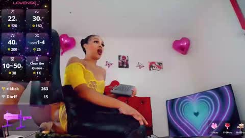 Snapshot of brunettesexy11 chatting on December 13, 2024, 1:55 pm ChannelR online show from December 13, 2024, 1:55 pm