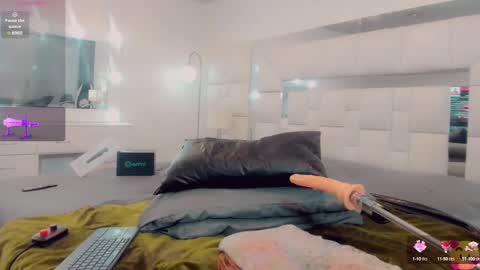 Snapshot of brunettesexy11 chatting on February 11, 2025, 2:46 pm ChannelR online show from February 11, 2025, 2:46 pm