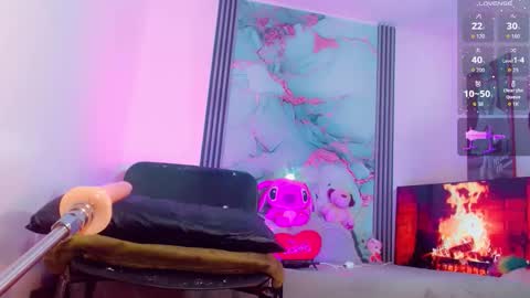 Snapshot of brunettesexy11 chatting on September 10, 2025, 10:59 am ChannelR online show from September 10, 2025, 10:59 am