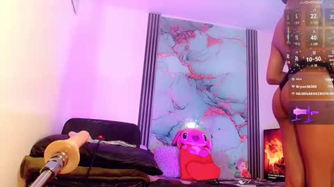 Snapshot of brunettesexy11 chatting on October 17, 2025, 11:02 am ChannelR online show from October 17, 2025, 11:02 am