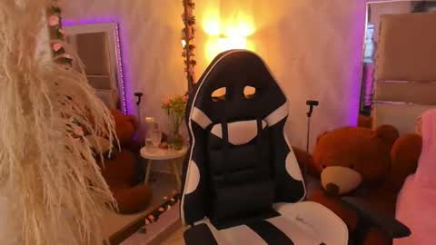 Brenda online show from November 20, 2025, 1:39 am