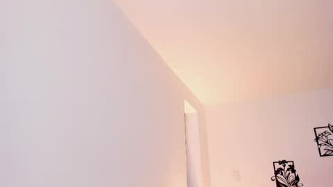     online show from April 12, 2026, 9:31 pm