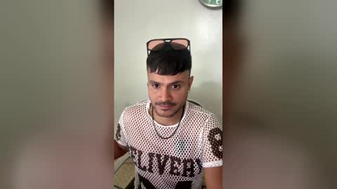 bruno_booss online show from April 3, 2026, 3:43 pm