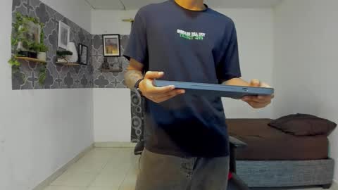 Snapshot of bruno_snow chatting on December 3, 2025, 3:25 am bruno_snow online show from December 3, 2025, 3:25 am