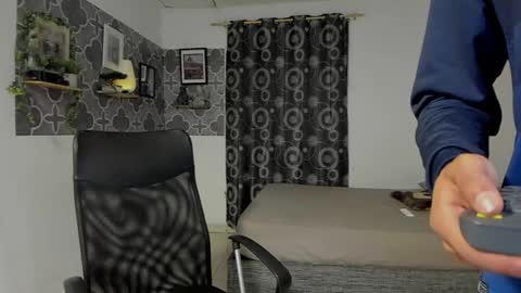 Snapshot of bruno_snow chatting on January 8, 2026, 4:04 am bruno_snow online show from January 8, 2026, 4:04 am