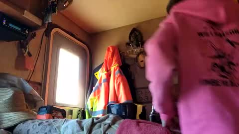 Steve... aka SkinnieDippin aka TimberTramp online show from December 2, 2024, 8:00 pm