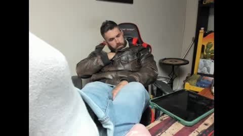 BRUTALMASTER1983 online show from October 16, 2025, 6:47 am