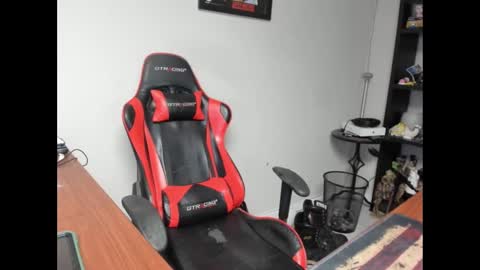 BRUTALMASTER1983 online show from November 18, 2025, 6:56 pm