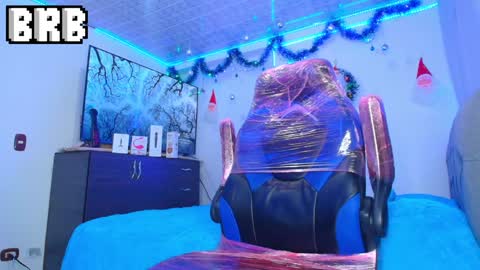 Snapshot of bryam_hot chatting on December 9, 2024, 6:55 am BRYAM INDEPENDENT MODEL online show from December 9, 2024, 6:55 am