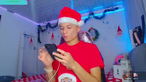 Snapshot of bryam_hot chatting on December 19, 2024, 4:02 am BRYAM INDEPENDENT MODEL online show from December 19, 2024, 4:02 am