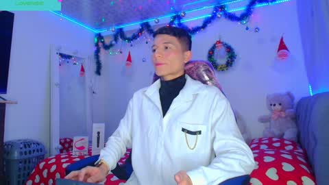 Snapshot of bryam_hot chatting on December 28, 2024, 1:29 am BRYAM INDEPENDENT MODEL online show from December 28, 2024, 1:29 am