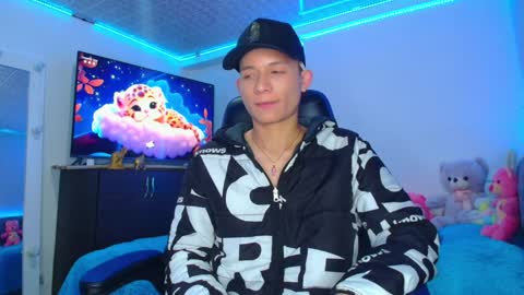 Snapshot of bryam_hot chatting on January 23, 2025, 5:35 am BRYAM INDEPENDENT MODEL online show from January 23, 2025, 5:35 am