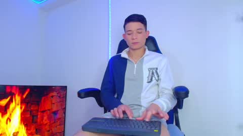 Snapshot of bryam_hot chatting on January 30, 2025, 2:49 am BRYAM INDEPENDENT MODEL online show from January 30, 2025, 2:49 am