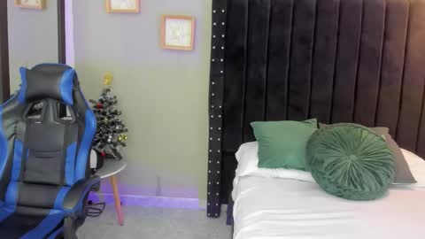 Bryan online show from December 14, 2025, 11:15 am