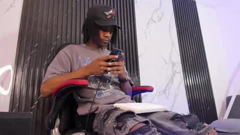 Bryxon  online show from September 22, 2025, 5:37 pm