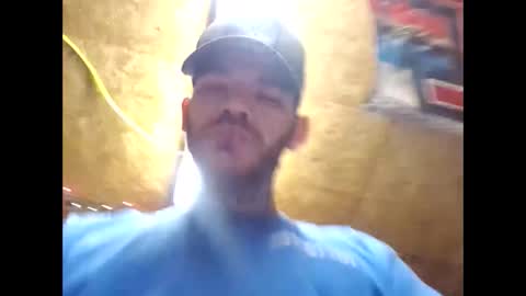 Snapshot of btown3095 chatting on October 5, 2025, 3:54 pm btown3095 online show from October 5, 2025, 3:54 pm