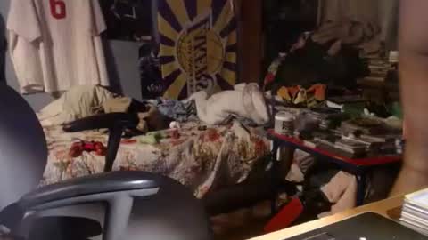 Snapshot of bubbasmalls chatting on February 4, 2025, 6:46 am Bubba Smalls online show from February 4, 2025, 6:46 am