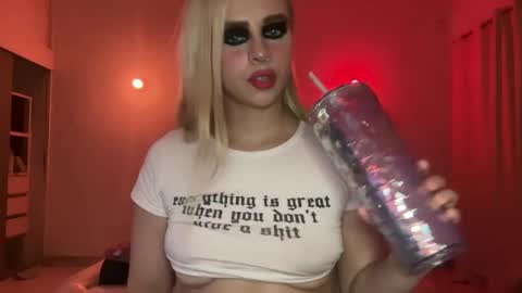 Isabella but call me isa  online show from September 12, 2025, 4:45 am