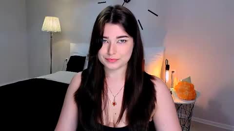 Ari online show from April 8, 2026, 2:39 pm