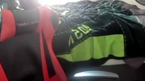 buffsexyman24 online show from January 13, 2026, 4:01 pm