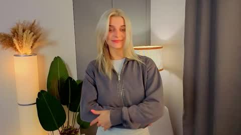 Snapshot of buffycabler chatting on November 19, 2025, 8:42 pm buffycabler online show from November 19, 2025, 8:42 pm