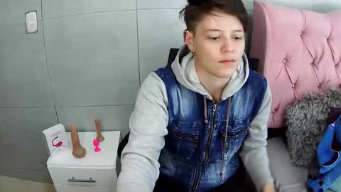 bug2025 online show from November 19, 2025, 4:18 pm