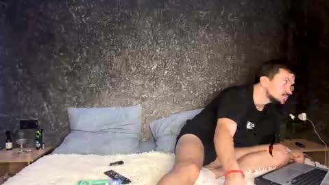 bugs_and_bunny13 online show from October 22, 2025, 3:01 pm