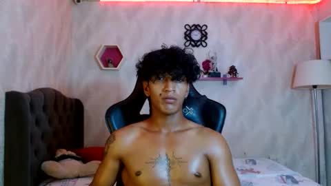 bull_cam online show from October 30, 2025, 6:41 pm