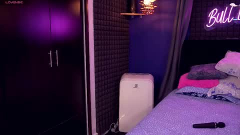 Bunny and The Rock online show from February 14, 2026, 8:44 am