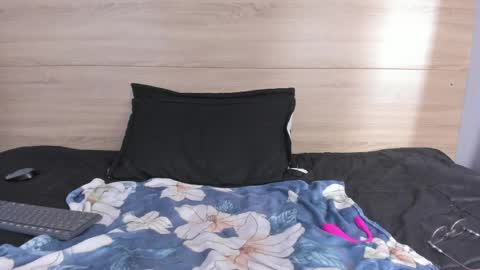Snapshot of bulma_bambina_ chatting on April 30, 2026, 8:57 pm Bulma Bambina online show from April 30, 2026, 8:57 pm