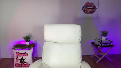 BUNNIE and THE DUDE TheLebowskis online show from November 15, 2025, 3:59 am