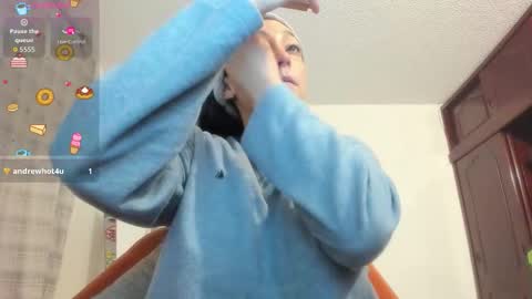 bunny_chloe online show from January 14, 2026, 4:51 am