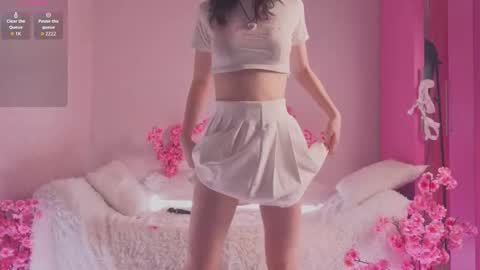 Kira online show from December 2, 2025, 3:29 pm