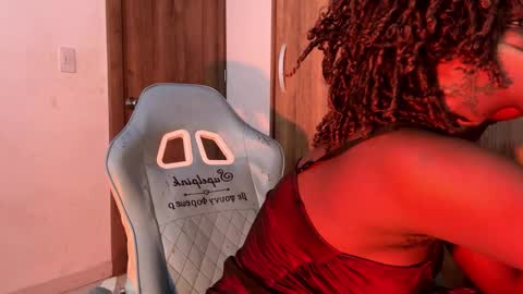 Isa online show from November 24, 2025, 11:04 pm