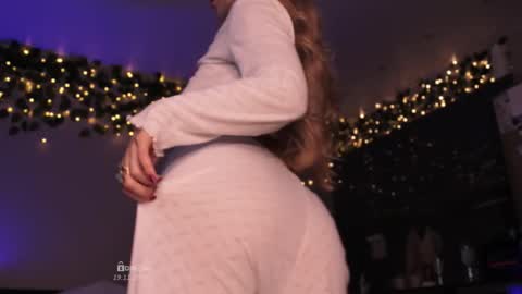 B U N N Y online show from November 19, 2025, 3:50 am