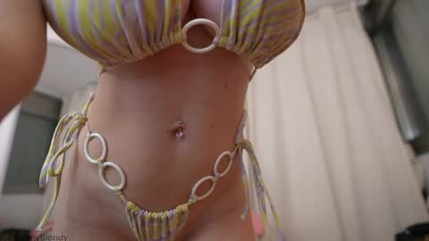 Anaiz   online show from March 26, 2026, 10:54 am