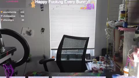 Snapshot of bunnycheekz chatting on December 4, 2024, 6:06 pm Tokki  bunny  online show from December 4, 2024, 6:06 pm