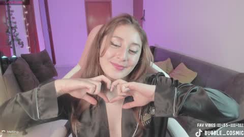 Snapshot of burbuja_cosmic chatting on January 16, 2025, 5:11 am Im Val Welcome to my room My instagram Bubble cosmic online show from January 16, 2025, 5:11 am