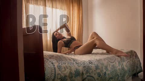 Snapshot of burbuja_cosmic chatting on February 24, 2025, 12:20 am Im Val Welcome to my room My instagram Bubble cosmic online show from February 24, 2025, 12:20 am