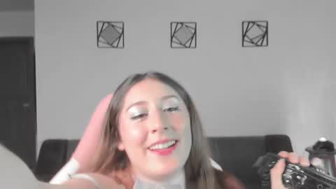 Snapshot of burbuja_cosmic chatting on September 25, 2025, 1:31 am Im Val Welcome to my room My instagram Bubble cosmic online show from September 25, 2025, 1:31 am