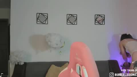 Snapshot of burbuja_cosmic chatting on March 4, 2026, 12:38 am Im Val Welcome to my room My instagram Bubble cosmic online show from March 4, 2026, 12:38 am