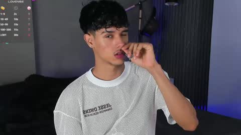 Buster independent model online show from December 4, 2024, 6:44 am