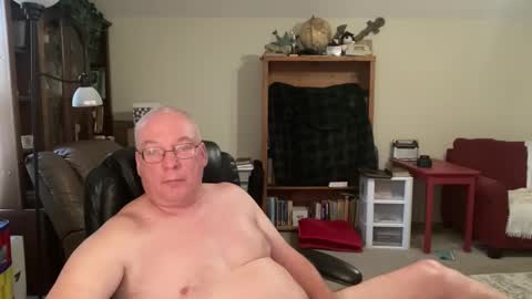 Snapshot of bustyballs100 chatting on October 28, 2025, 3:14 pm bustyballs100 online show from October 28, 2025, 3:14 pm