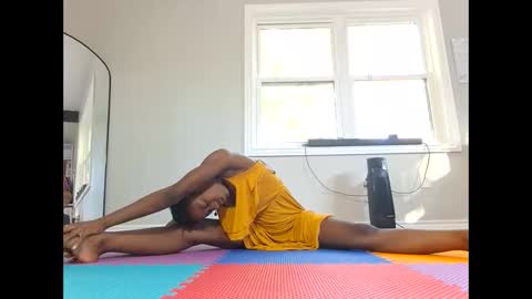 Snapshot of butt3rcup chatting on September 27, 2025, 10:37 pm Goddess online show from September 27, 2025, 10:37 pm