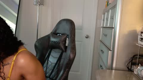 Snapshot of butterflybootyy chatting on April 27, 2026, 6:17 pm butterfly booty online show from April 27, 2026, 6:17 pm