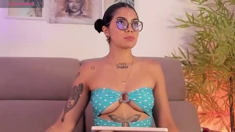 butterflyy1 online show from December 4, 2024, 8:29 pm