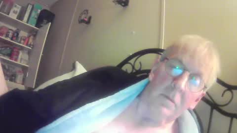 buttless1960 online show from October 24, 2025, 7:38 am