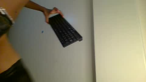 Snapshot of buttter_cup chatting on September 24, 2025, 5:44 am Claudia online show from September 24, 2025, 5:44 am