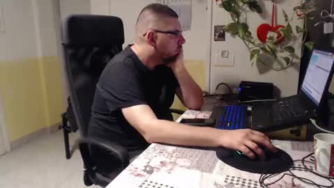 Snapshot of bux404 chatting on January 12, 2025, 9:40 pm Pete online show from January 12, 2025, 9:40 pm